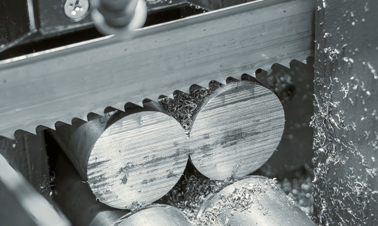 rezka-metalla-na-lentochn